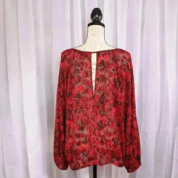 Lane Bryant Size 14 Red/black cut out front/back/sleeves pullover. Scoop Neck - Picture 7 of 12